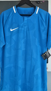NIKE (1 фото из 1)