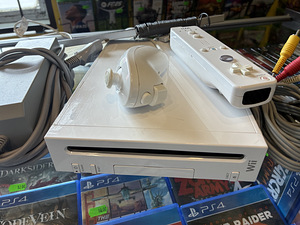 Nintendo Wii (1 фото из 1)