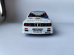 Модель BMW M3 E30 1:24 (2 фото из 10)