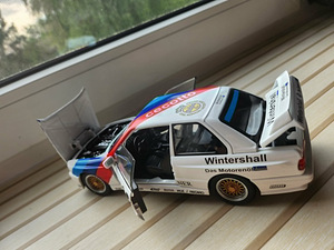 Модель BMW M3 E30 1:24 (5 фото из 10)