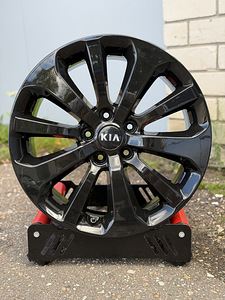 18" Kia originaalveljed 5x114,3 + andurid (1 foto / 9)
