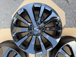 18" Kia originaalveljed 5x114,3 + andurid (4 foto / 9)