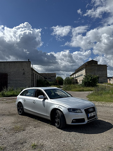 Audi A4 B8 (2 фото из 7)