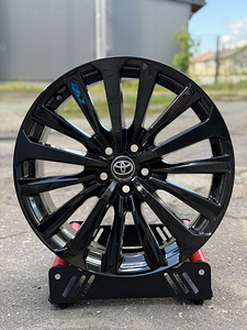 20" Toyota/Lexus originaalveljed 5x114,3 + andurid (1 foto / 9)