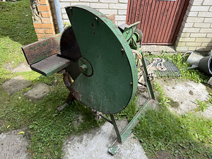Циркулярная пила с рамой 3 kW (2 фото из 6)