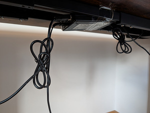 Ergonoomiline elektriline töölaud (3 foto / 4)