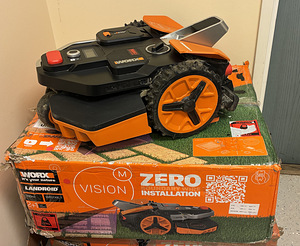 Робот-газонокосилка Worx Landroid Vision 600 м² без ограничительного кабеля (1 фото из 4)