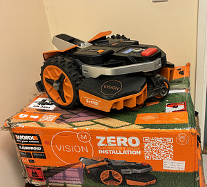 Робот-газонокосилка Worx Landroid Vision 600 м² без ограничительного кабеля (2 фото из 4)