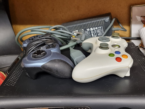 XBOX 360консоль