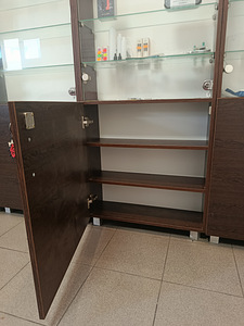 Kaupluse sulgemise tõttu müüa kvaliteetsed vitriinkapid! (3 foto / 6)