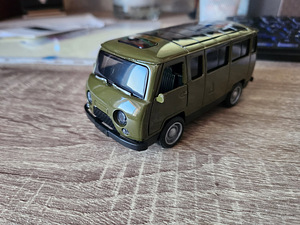 Модельный автомобиль UAZ-452 (2 фото из 5)