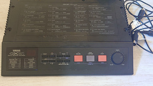 Yamaha QX21 digitaalne MIDI sekventser (1 foto / 4)