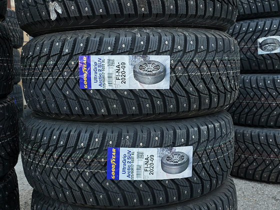 Шины R17 225 60 17 Goodyear Ultra Grip Arctic 2 4 шт, новые