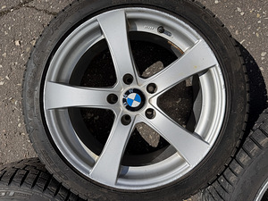 17" диски Dezent 5x120 + шипованные шины 225/45/17 (8 мм) (3 фото из 8)