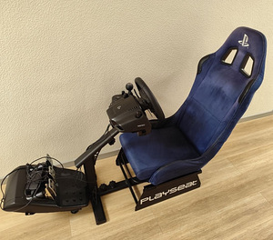 Раллийное кресло Playseat с рулём Logitech G923 для PS/PC (1 фото из 7)