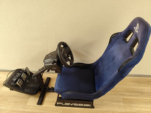 Раллийное кресло Playseat с рулём Logitech G923 для PS/PC (2 фото из 7)