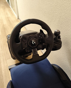 Раллийное кресло Playseat с рулём Logitech G923 для PS/PC (5 фото из 7)