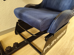 Раллийное кресло Playseat с рулём Logitech G923 для PS/PC (7 фото из 7)