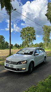 Volkswagen Passat (1 фото из 6)