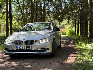 BMW 320 XDrive (3 foto / 15)
