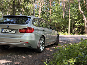 BMW 320 XDrive (7 foto / 15)