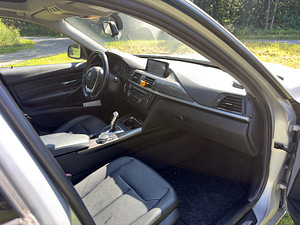 BMW 320 XDrive (13 foto / 15)