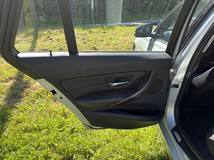 BMW 320 XDrive (14 foto / 15)