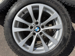 17" оригинальные диски BMW style 395 5x120 + шипованные шины 225/55 (2 фото из 7)