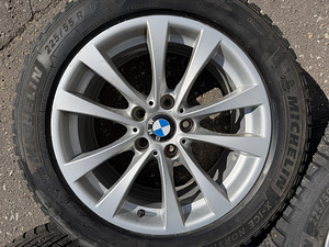 17" оригинальные диски BMW style 395 5x120 + шипованные шины 225/55 (3 фото из 7)