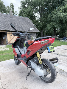 Aprilia SR50R piaggio (9 foto / 9)