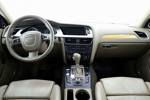Audi A4 S-Line Quattro ATM 3.0 TDI 176kW (5 foto / 9)