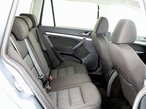 Skoda Octavia Comfortline Facelift ATM 1.6 TDI 77kW (7 foto / 8)