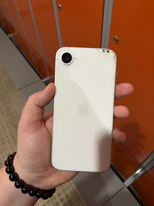 iPhone 16e 256GB (2 foto / 4)