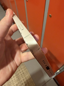 iPhone 16e 256GB (3 foto / 4)