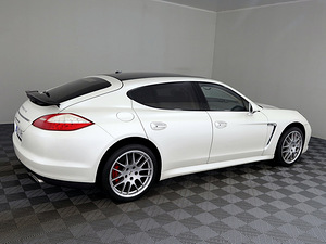 Porsche Panamera Turbo 4.8 368kW (3 foto / 9)