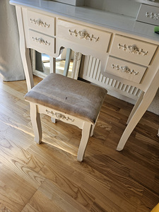 IKEA Peegliga tualettlaud (3 foto / 4)
