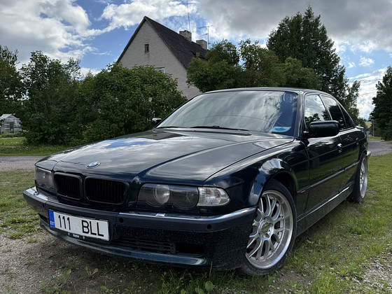 BMW e38 730