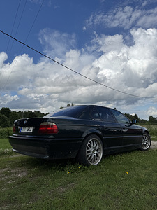BMW e38 730 (3 foto / 6)
