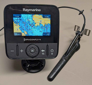 Эхолот Raymarine Dragonfly + Navionics 44xg kaart (1 фото из 3)
