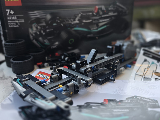 LEGO Technic 42165 Mercedes-AMG F1 W14 с инерционным механиз