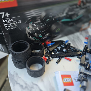 LEGO Technic 42165 Mercedes-AMG F1 W14 с инерционным механиз (4 фото из 6)