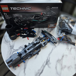 LEGO Technic 42165 Mercedes-AMG F1 W14 с инерционным механиз (5 фото из 6)