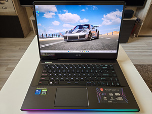 MSI Raider GE67HX 12UGS OLED 240Hz I7-12800HX RTX-3070TI (1 foto / 7)