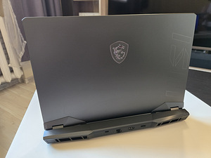 MSI Raider GE67HX 12UGS OLED 240Hz I7-12800HX RTX-3070TI (6 foto / 7)