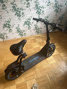 Продам электросамокат (1 фото из 1)