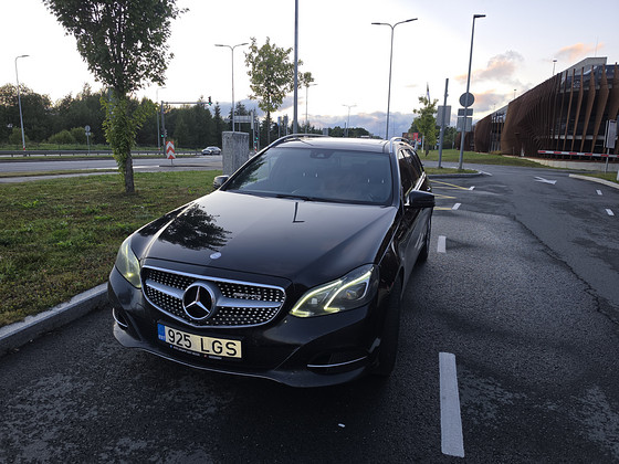 MERCEDES-BENZ E 220 CDI