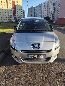 Peugeot 5008 (1 фото из 6)