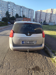 Peugeot 5008 (2 фото из 6)