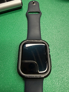 Apple Watch SE 2-го поколения 44 мм (2 фото из 3)