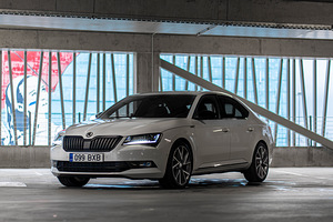 Skoda Superb SportLine (1 foto / 14)